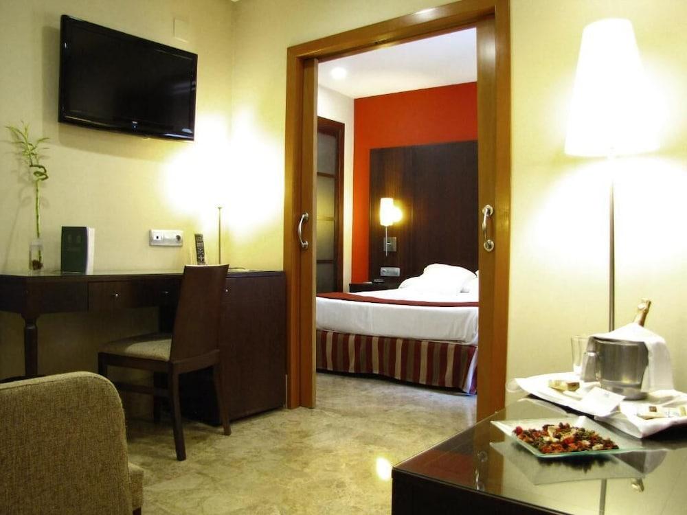Boutique Atrio Hotel 4*